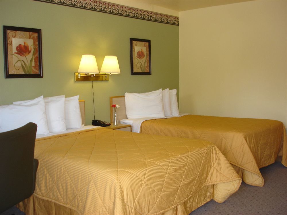Value Airport Motel 2*